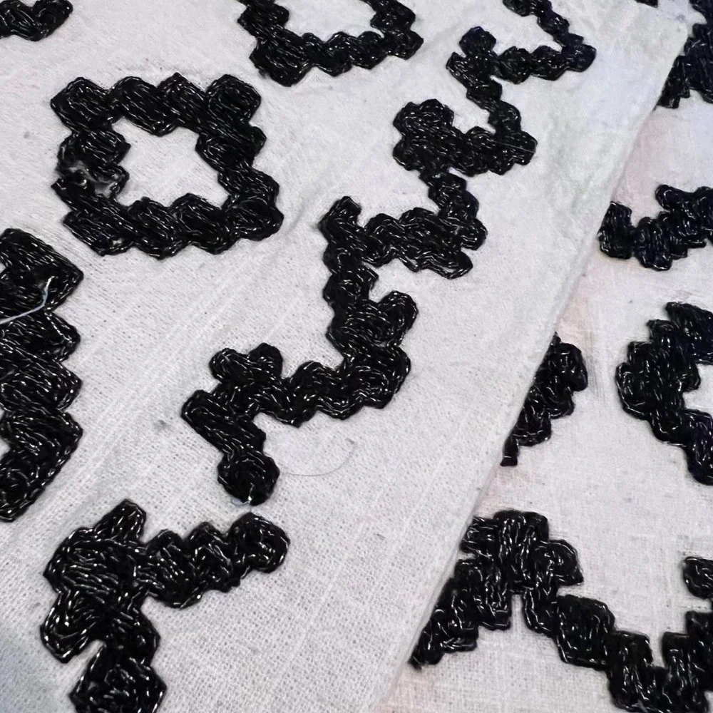 Pier 1 Imports-2 Table Mats-White Cotton with Black Shiny Black Zig Zag on Front